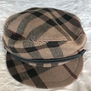 Burberry Fall / Winter hat.